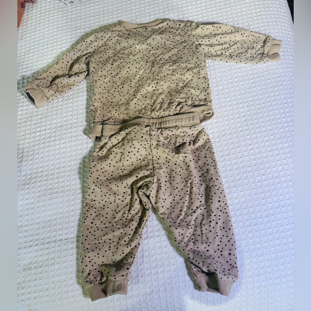 H&M Kids Beige Pajama Set with Black Speckles